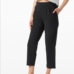 EUC Lululemon Your True Trouser High Rise Crop
